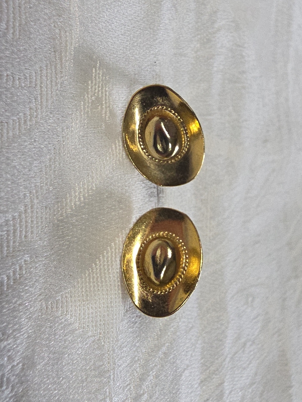 Gold-Tone Cowboy Hat Stud Earrings – Western Country Style